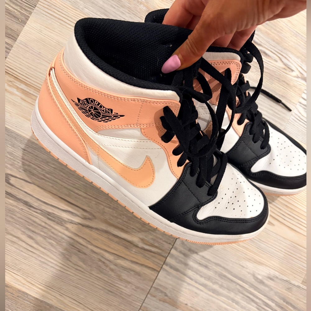 Jordan Women's Black and Peach Sneakers